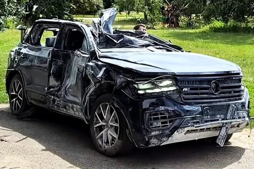Mẫu SUV của Đức 'sống sót' sau vụ tấn công tên lửa