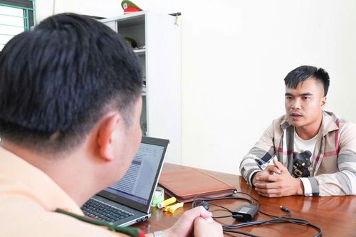 Kịch tính clip cảnh sát truy bắt tài xế ô tô bỏ chạy 130km, lời khai hé mở lý do