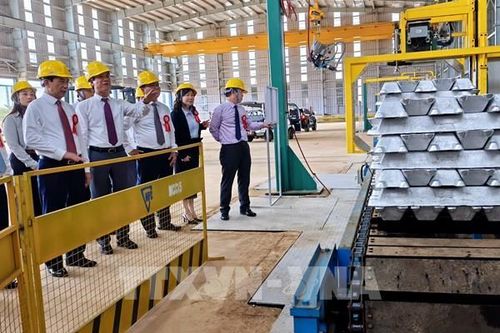 Công bố sản phẩm nhôm thỏi đầu tiên của Việt Nam