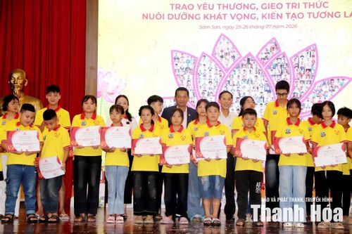 'Trái tim yêu thương' tiếp thêm nghị lực cho trẻ mồ côi