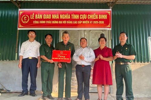 Ấm áp những ngôi nhà đồng đội