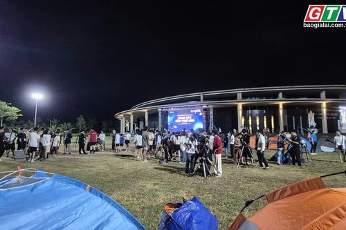 Độc đáo chương trình cắm trại thiên văn