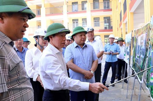Phó Thủ tướng Lê Tiến Châu kiểm tra tiến độ xây dựng Trường phổ thông nội trú liên cấp Minh Tân
