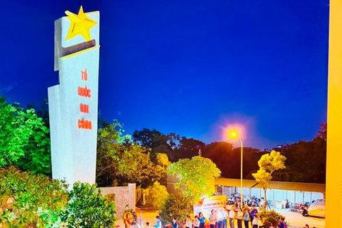 Phường Lĩnh Nam thắp nến tri ân các Anh hùng liệt sĩ