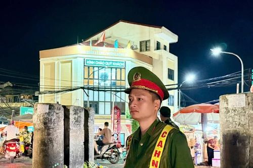 Xuyên đêm lập lại trật tự đô thị tại khu vực chợ Long Biên