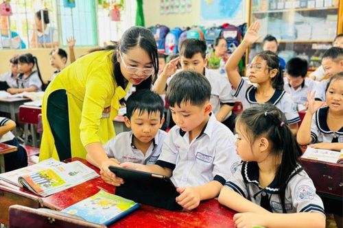 Bảo vệ nền tảng tư tưởng của Đảng từ góc nhìn văn hóa:Bài 7 - Không ai sinh ra đã có 'miễn dịch' trước thông tin độc hại