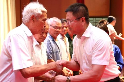 UTH với hành trình về nguồn: Khắc ghi công ơn, tự hào tiếp bước