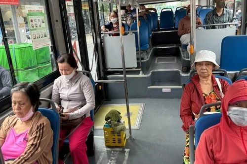 Thành phố Hồ Chí Minh: Để người đi bộ tiếp cận phương tiện công cộng trong bán kính 300-500m