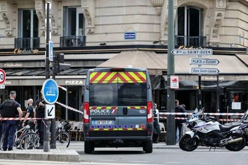 Pháp: Tấn công bằng dao tại thủ đô Paris