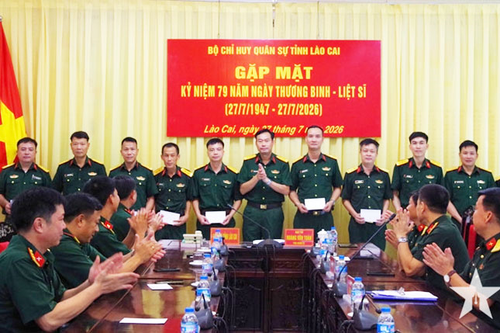 Bộ CHQS tỉnh Lào Cai: Gặp mặt con thương binh, liệt sĩ