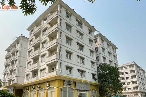 [GALLERY] Hơn 20 năm bỏ hoang, 3 tòa tái định cư ở Hà Nội xuống cấp nghiêm trọng