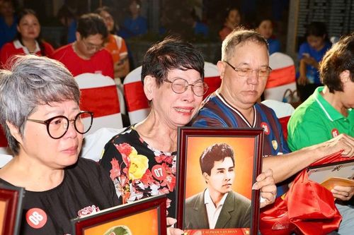 Tuổi trẻ Hải Phòng phục dựng, trao tặng hơn 300 di ảnh liệt sĩ cho người thân