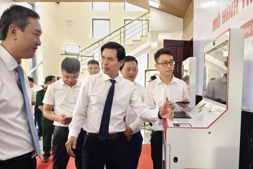 Lạng Sơn khai trương Trạm dịch vụ công số phục vụ người dân