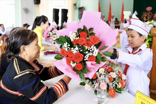 Gặp lại những nữ anh hùng Tây Nguyên giữa đời thường