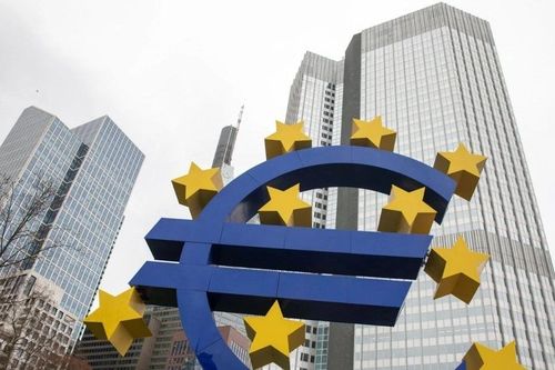 ECB: Cần tiếp tục tăng lãi suất để kiềm chế lạm phát