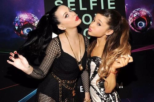 Katy Perry, Ariana Grande công khai phản đối Nhà Trắng