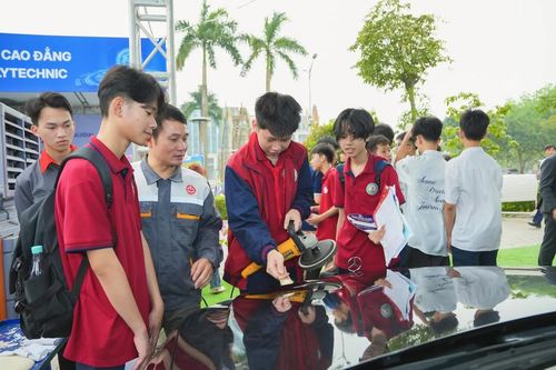 Hà Nội còn 10 trường cao đẳng, trung cấp công lập sau sắp xếp