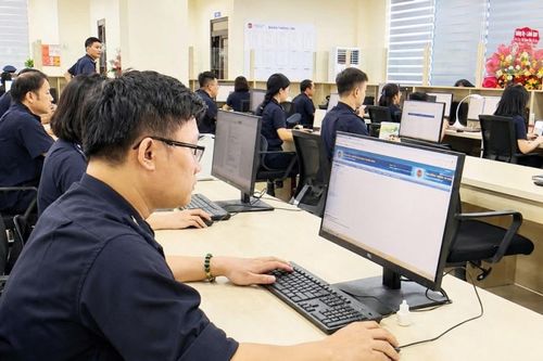 'Chạy đà' mở rộng mô hình thông quan tập trung