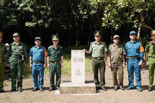 Giữ vững biên cương từ cơ sở