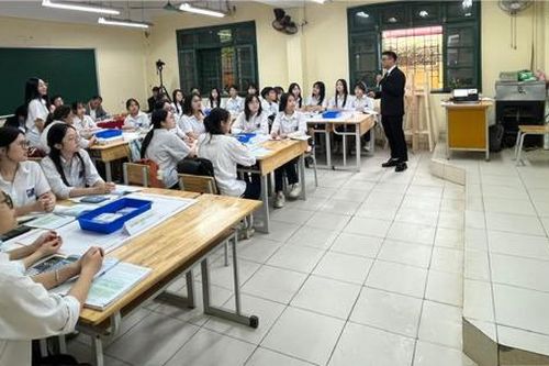 Tiền học năng khiếu, câu lạc bộ không được thu vượt trần