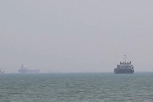 Iran chặn 6 tàu tại eo biển Hormuz
