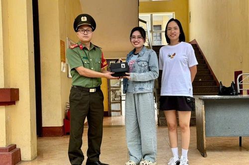 Nữ du khách bỏ quên tài sản hơn 50 triệu đồng trên taxi và cái kết ấm lòng