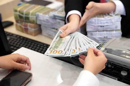 Tỷ giá ngoại tệ ngày 27/7: Euro bán ra gần 30.800 đồng, USD duy trì trên 26.500 đồng