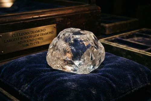 Viên kim cương lớn nhất thế giới nặng bao nhiêu carat?