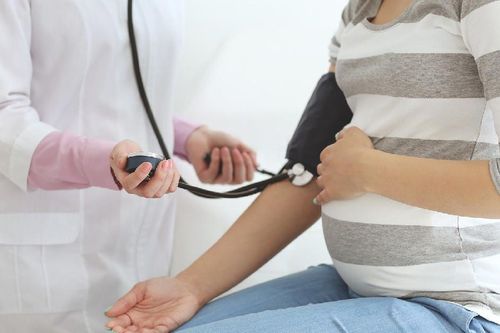 Theo dõi huyết áp trong thai kỳ cần lưu ý điều gì?