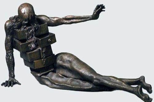 Những 'ngăn kéo vô thức' kỳ dị trong nghệ thuật Salvador Dalí