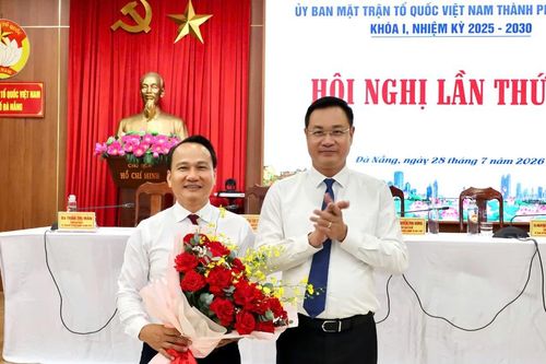 Ông Nguyễn Đình Vĩnh giữ chức vụ Chủ tịch Ủy ban Mặt trận Tổ quốc Việt Nam thành phố Đà Nẵng