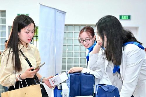 [VIDEO] 20-7, ACB dẫn đầu cuộc đua lãi suất, kỳ hạn 12 tháng áp sát mốc 8%