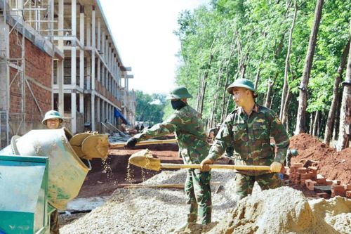 'Nhiệm vụ kép' gấp rút tại 7 trường nội trú biên giới Gia Lai