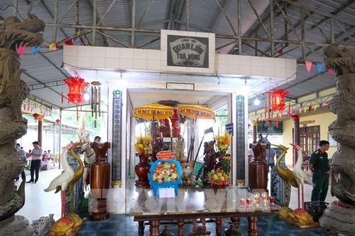 Di tích Lăng mộ Quan lớn Trà Vong hơn 200 năm ở Tây Ninh