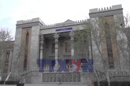 Iran tuyên bố eo biển Hormuz vẫn đóng cửa