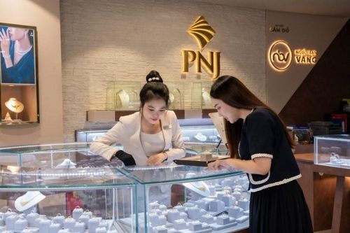 PNJ giảm áp lực dòng tiền, gần 95% khách hàng chọn đổi sản phẩm