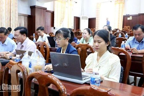 60 học viên tập huấn kỹ năng bán hàng trên nền tảng số