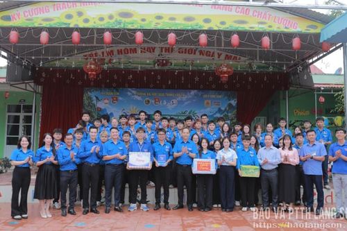Thăm, tặng quà các đội hình sinh viên tình nguyện 'Mùa hè xanh' năm 2026 tại xã Quan Sơn, Bằng Mạc