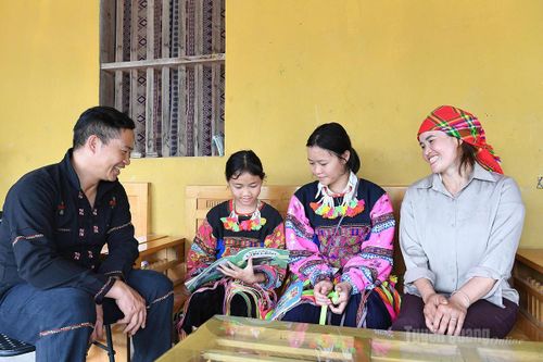 Lòng dân mở lối xây trường biên cương