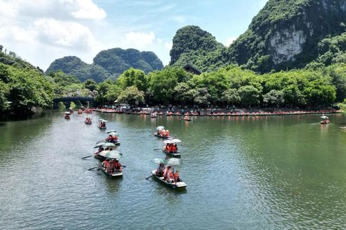 Du lịch Ninh Bình bứt phá, 7 tháng thu hơn 19.300 tỷ đồng