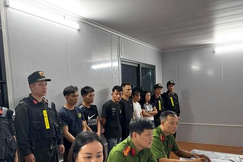 Biểu dương thành tích các đơn vị triệt phá đường dây buôn lậu xuyên biên giới