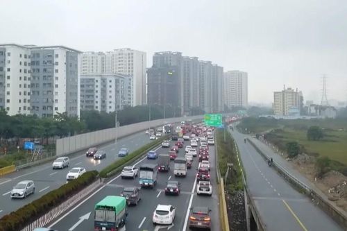 Cục Cảnh sát giao thông đề xuất bố trí làn vượt xe riêng trên cao tốc