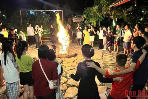 Giữ giá dịch vụ ổn định, tăng sức hút cho du lịch Cao Bằng