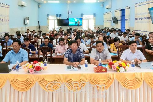 Hơn 110 đại biểu được tập huấn nghiệp vụ tiếp cận pháp luật