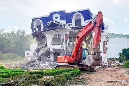 Miền Tây: Nhiều cơ sở, công trình lấn chiếm đất công gây bức xúc