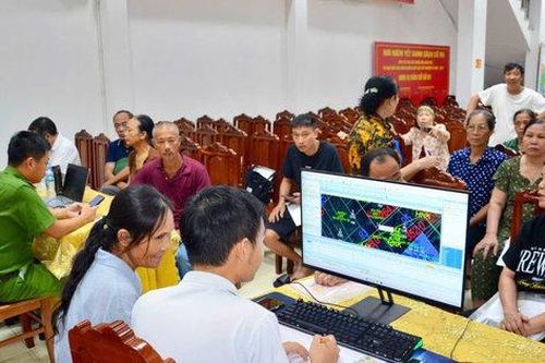 Phường Tùng Thiện đồng loạt cập nhật dữ liệu đất đai tại 6 tổ dân phố