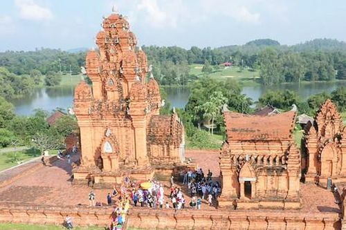 Đưa Làng Văn hóa - Du lịch các dân tộc Việt Nam trở trung tâm công nghiệp văn hóa của Thủ đô