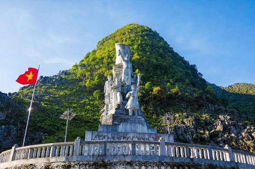 Biểu tượng tuổi trẻ trên Cao nguyên đá thành điểm du lịch