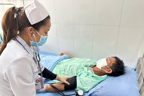 Khẩn trương điều tra vụ 84 người nghi ngộ độc bánh mì tại Lâm Đồng