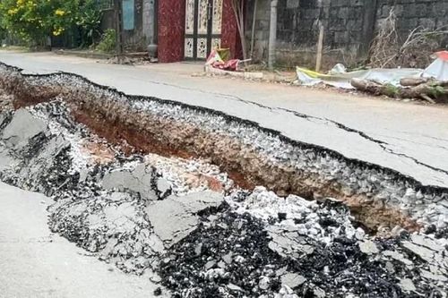 Quảng Trị: Tìm phương án xử lý sự cố sụt lún đường liên xã ở Lệ Thủy